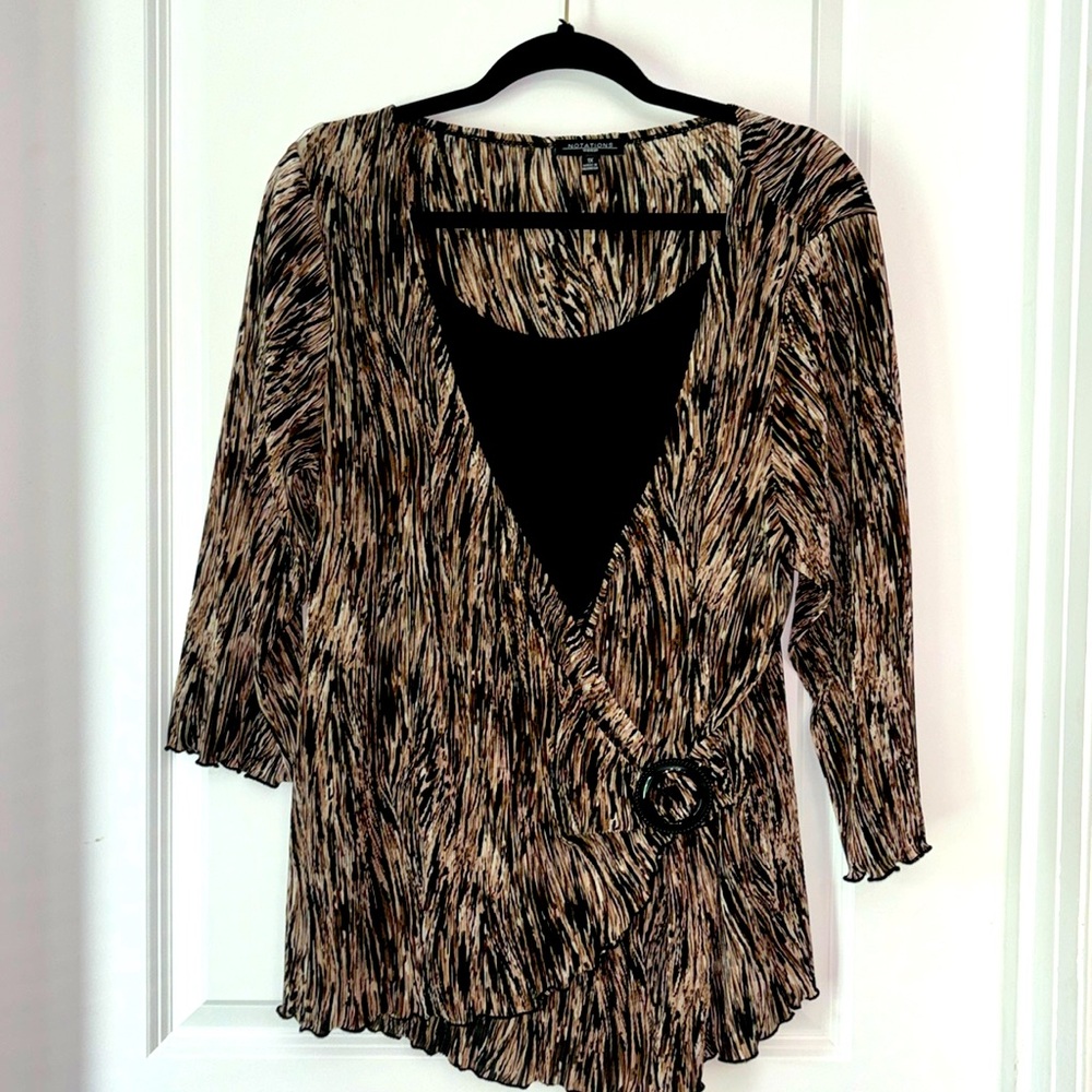 Beautiful women’s printed top in excellent condition